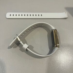 Fitbit Luxe Fitness Tracker with 24/7 Heart Rate & Sleep - White.